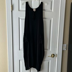 Chic Black Sleeveless Midi Dress